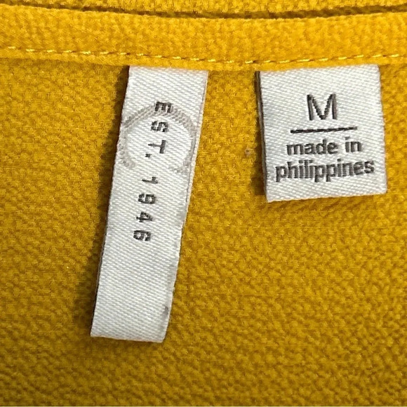 Women’s Medium Yellow V Neck Asymmetrical Hem Blouse Buttons Crepe Coquette Boho - Picture 12 of 13